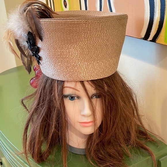 ?HP?Basket hat with feathers